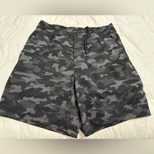 Rare: Lululemon Pace Breaker Lined Camo shorts (m)